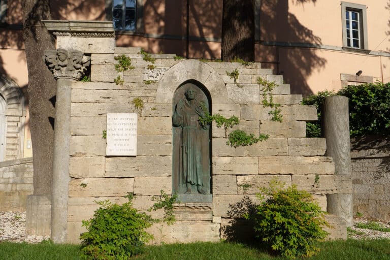 monumento a jacopone da Todi